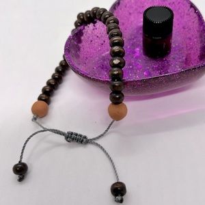 Beaded Aromatherapy Bracelet + 1ml Amber Bottle of Lavender Essential Oil NWOT